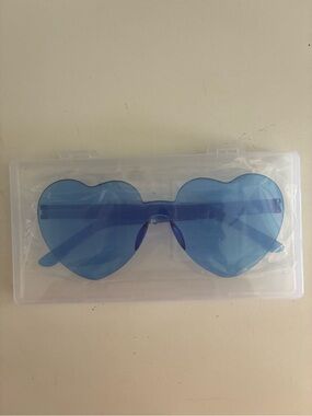 Blue Heart-Shaped Fashion Sunglasses